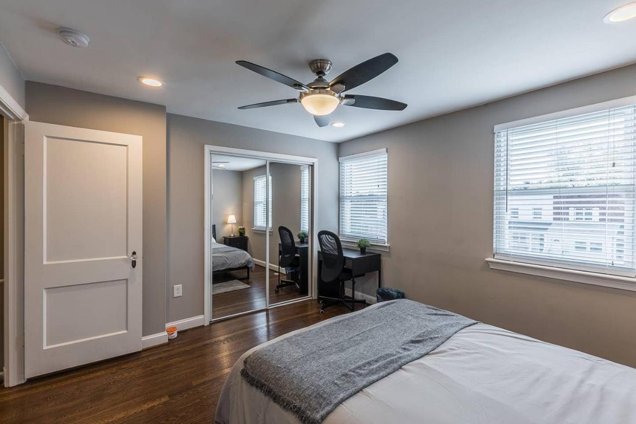 Beautiful 3Br 2Ba House With Cozy Backyard By Cozysuites アレクサンドリア エクステリア 写真