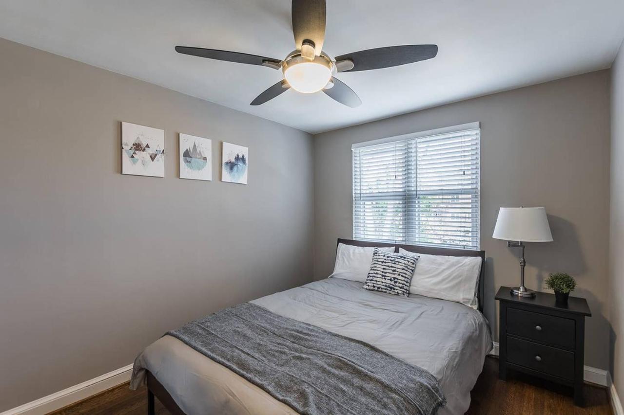 Beautiful 3Br 2Ba House With Cozy Backyard By Cozysuites アレクサンドリア エクステリア 写真