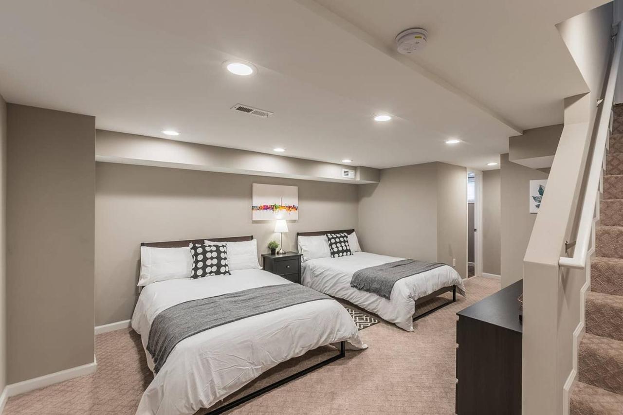 Beautiful 3Br 2Ba House With Cozy Backyard By Cozysuites アレクサンドリア エクステリア 写真