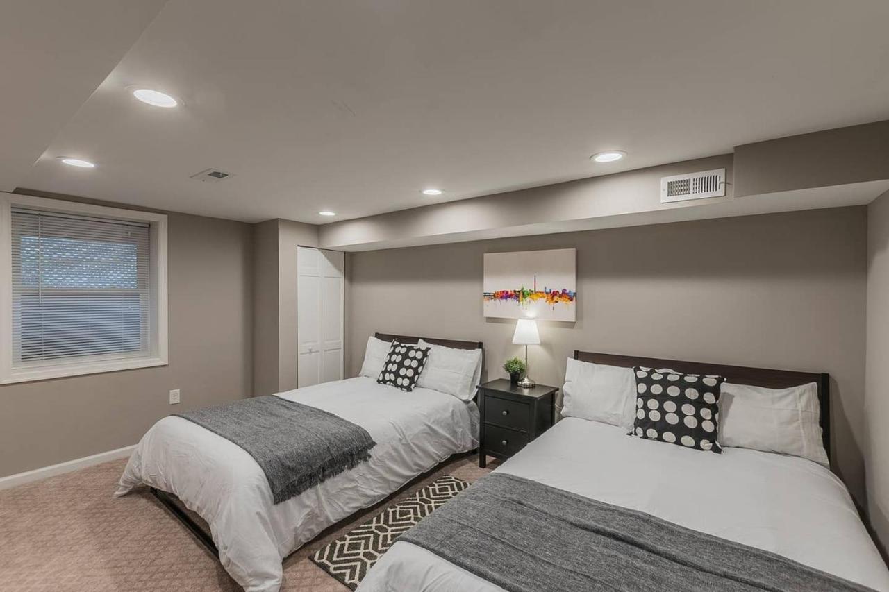 Beautiful 3Br 2Ba House With Cozy Backyard By Cozysuites アレクサンドリア エクステリア 写真