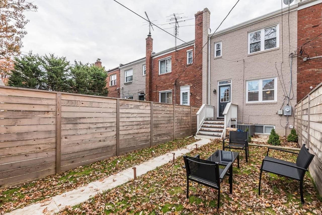 Beautiful 3Br 2Ba House With Cozy Backyard By Cozysuites アレクサンドリア エクステリア 写真