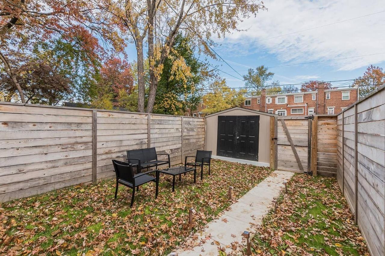 Beautiful 3Br 2Ba House With Cozy Backyard By Cozysuites アレクサンドリア エクステリア 写真
